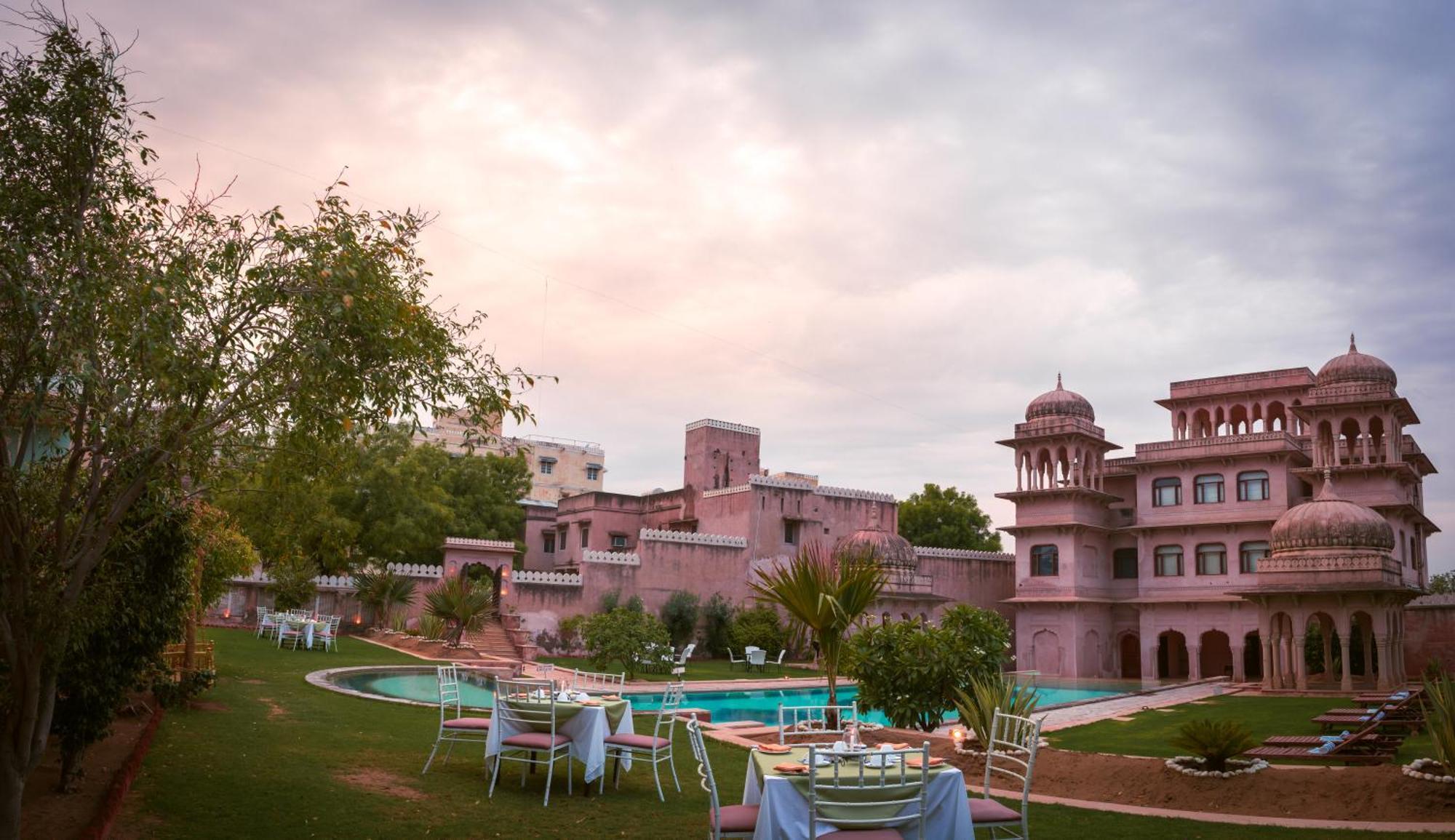 Hotel Castle Mandāwa Dış mekan fotoğraf